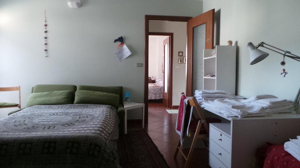 إيفريا B&B La Rampichina الغرفة الصورة
