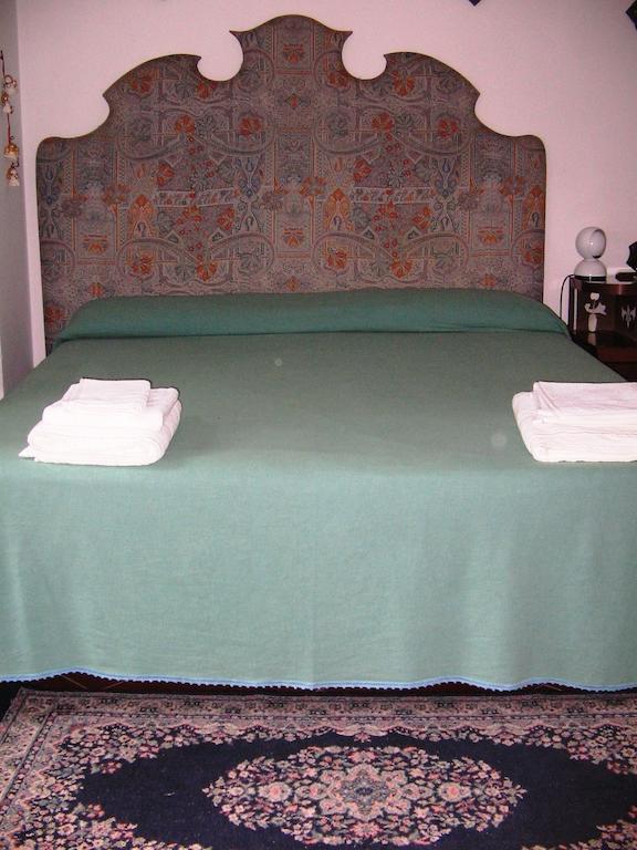 إيفريا B&B La Rampichina الغرفة الصورة
